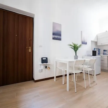 Apartment 4 Stops From The City Center Milan Exterior photo